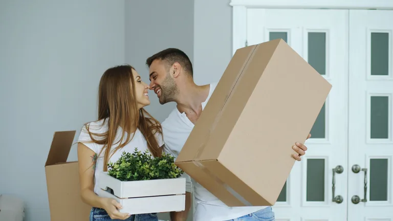 Famille dans un logement lumineux après un projet immobilier